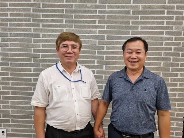 미국 분교학장 이상조 박사, 인문대학 총장 김용진 박사(좌로부터)